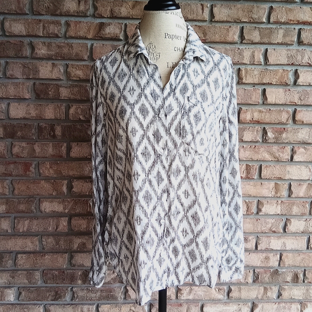 Cloth & Stone Button Front Casual Shirt.